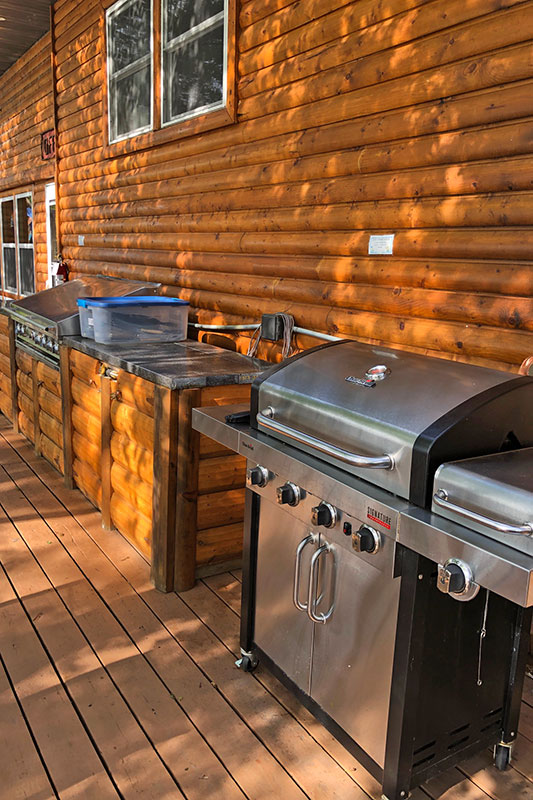 Ponderosa Deck and Grille